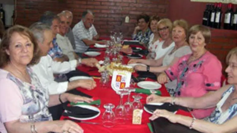 cast y leon baha cena fin ao 16 12