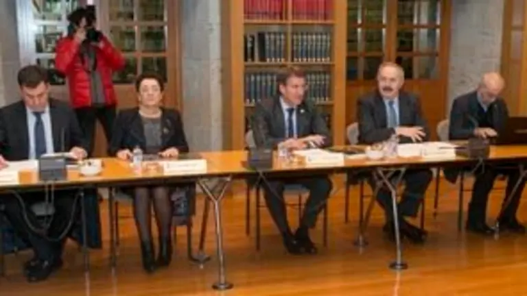 RAXOI19,00 h.-   O presidente da Xunta, Alberto N&uacute;&ntilde;ez Feij&oacute;o, acompa&ntilde;ado do conselleiro de Cultura, Educaci&oacute;n e Ordenaci&oacute;n Universitaria, Rom&aacute;n Rodr&iacute;guez, asistir&aacute; ao Pleno Extraordinario do Consello da Cultura Galega. foto xo&aacute;n crespo12/01/17