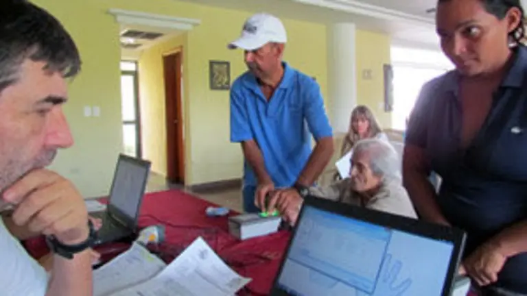 CAPTAHUELLAS PLC 2016