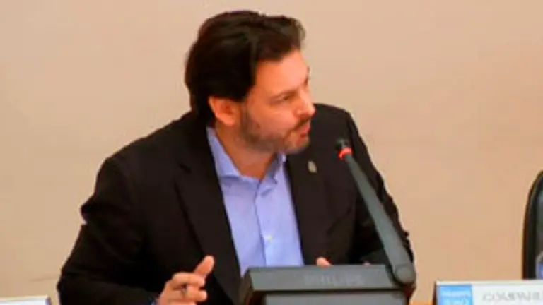 Miranda en Parlamento1