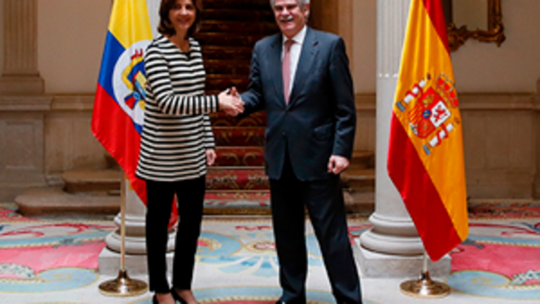 Dastis-Exteriores Colombia