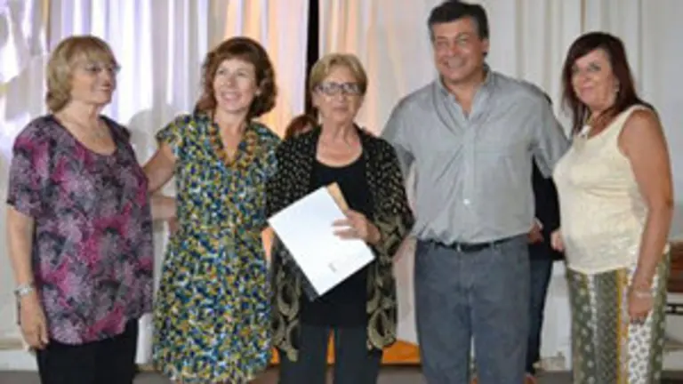 tres lomas cast y leon mujer ao 8 3