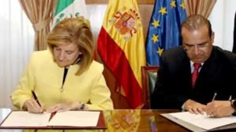 Bañez firma México1