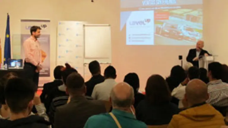 José Cerdeira presenta a Pablo Carcelén