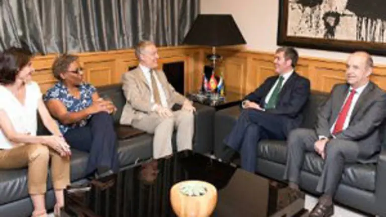 Clavijo-Embajador britanico 1