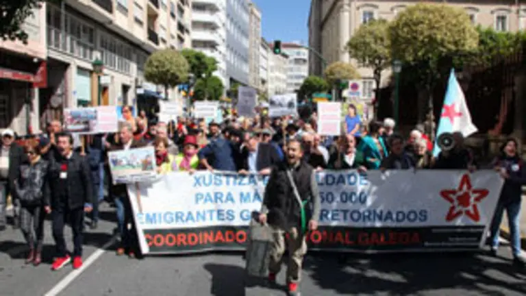 manifestaci&oacute;n de la plataforma de emigrantes retornados