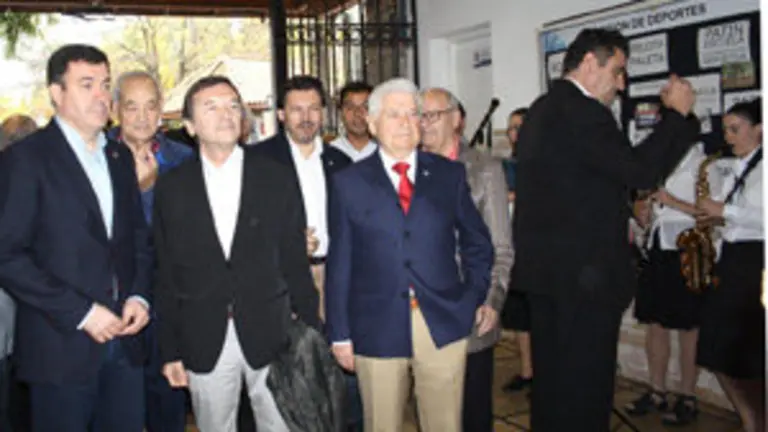 Olivos llegada del Conselleiro al Campo Galicia