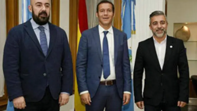 neuquen visita consul 25 5