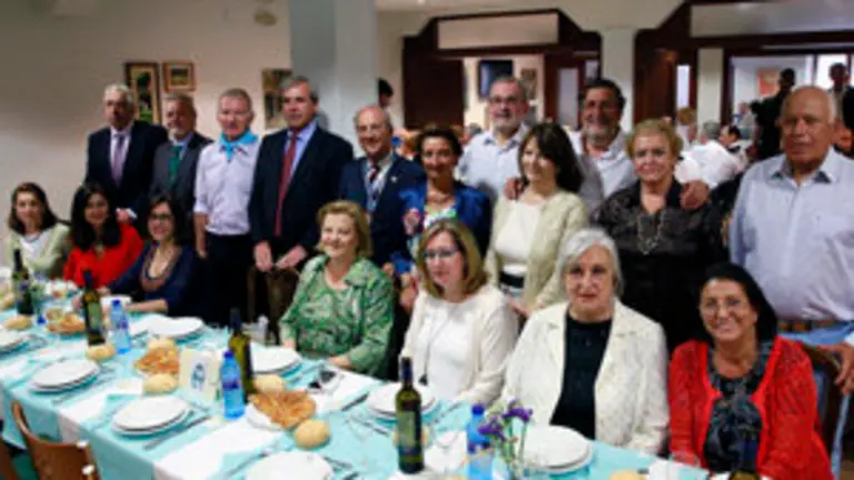 14:30	Centro Gallego, Santander 	El consejero de Presidencia y Justicia, Rafael de la Sierra, participa en los actos organizados por este centro regional con motivo de la festividad de Santiago. 
Nacho Romero ©
25 jul 17