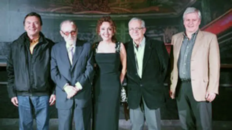 Festival musical  (izq)Pdte C  Galicia BA José María Vila Alén  Pdte Federación Francisco Lores  conductora de la gala Lorena Lores Pdte Tuy Salceda Horacio Saltarelli y 