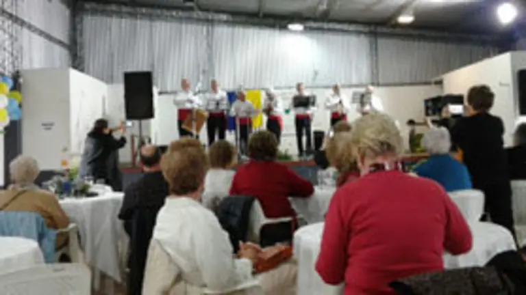 Asocicación Islas Canarias de Maldonado. Panorámica con coro masculino