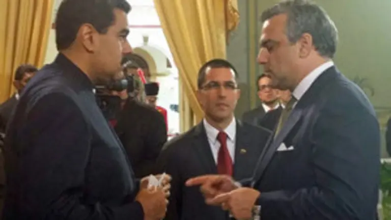 17.EMBAJADOR-CREDENCIALES A MADURO