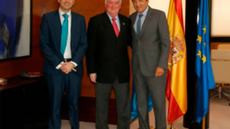 Fernandez-presidente centro Coruna 3