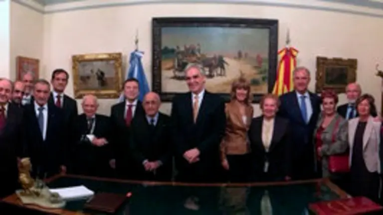 Federacion-Foto Grupal Embajador en Club Español