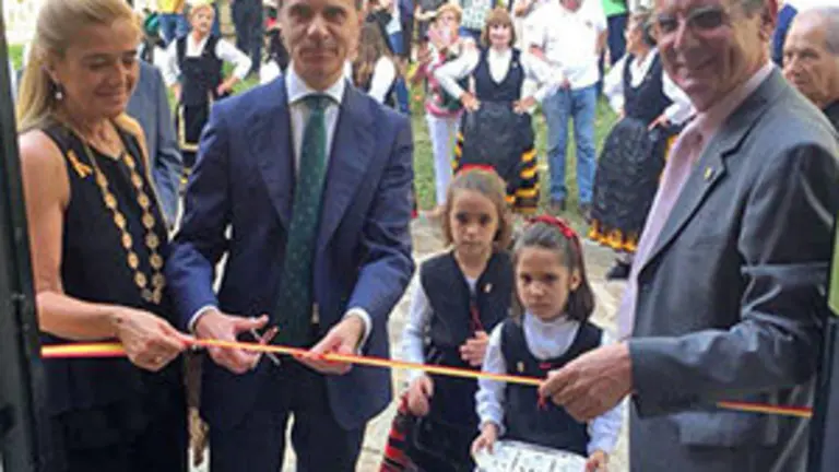 20171004 Secretario Gral inaugura Casa CyL en Collado Villalba OK