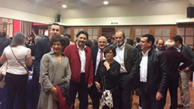 Miranda en la recepción del Consulado de Cuba en Santiago