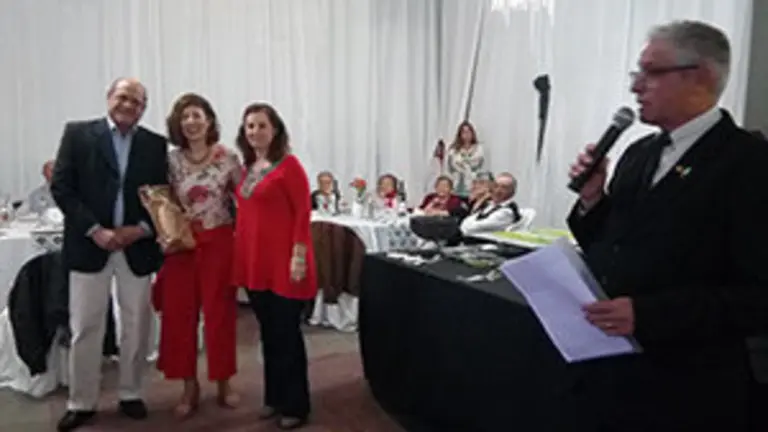 tres lomas cast y leon tapas 21 10 10