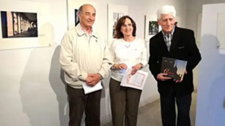 comodoro muestra ofrendas 28 10 1