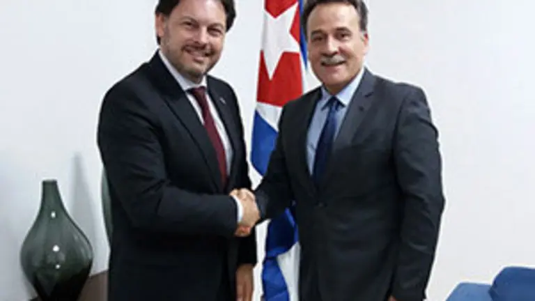 ARM  e Gustavo Machín