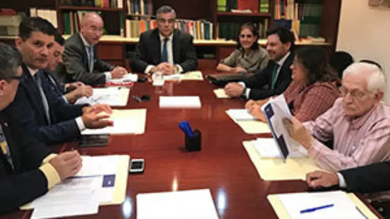 Reunión en la FES16