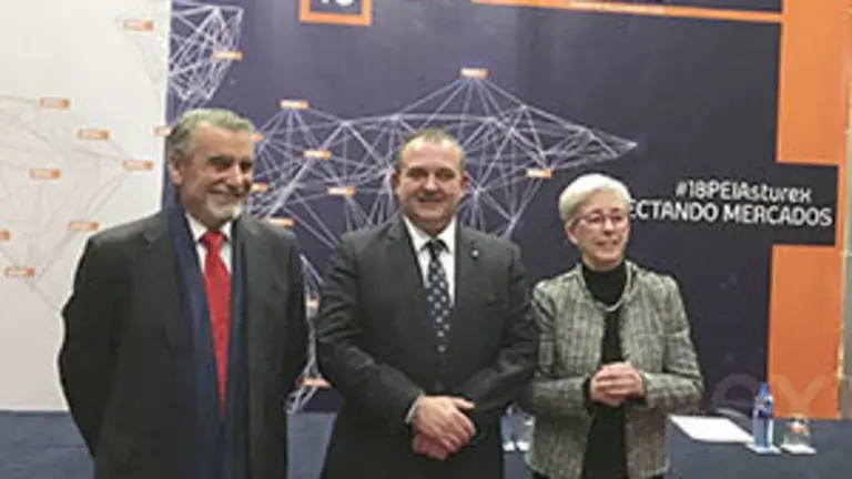 Isaac Pola inauguracion punto encuentro internacional 2