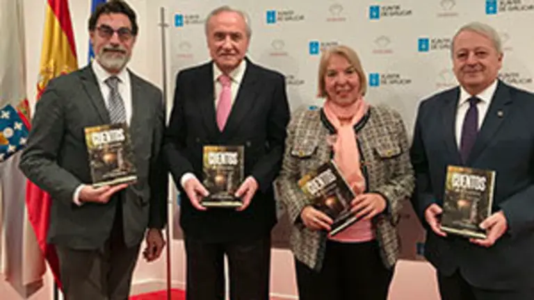 1. De izquierda a derecha, el escritor Rogelio Sánchez Molero, el delegado de la Xunta en Madrid y director de la Casa José Ramón Ónega, la autora Julia Sáez-Angulo y el editor José Luis Pardo Caeiro