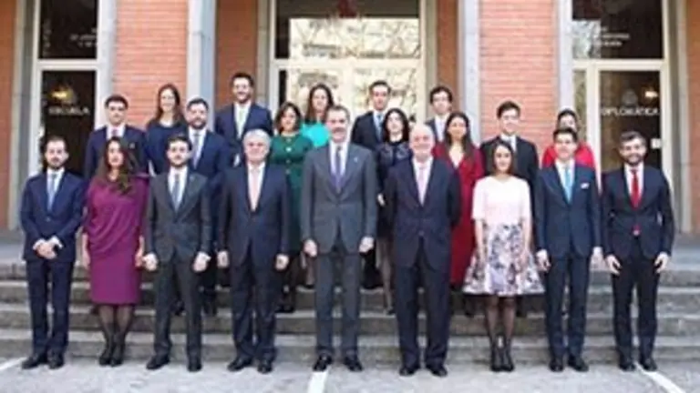 Rey entrega despachos1