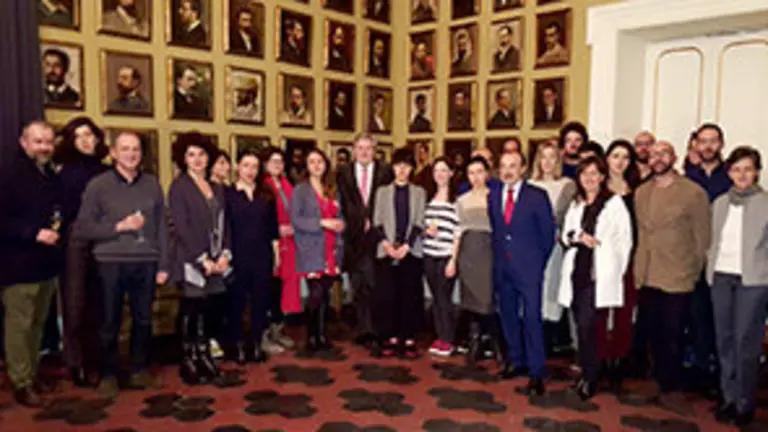 Con becados Academia de España