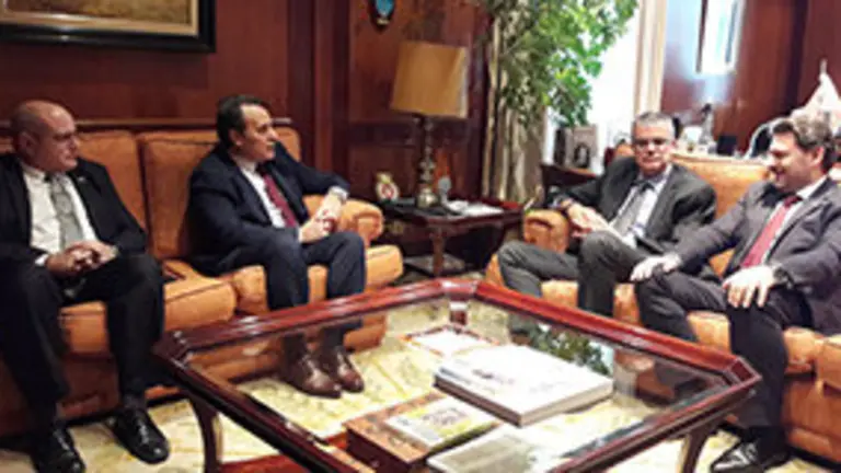 Miranda-Visita embajador Cuba