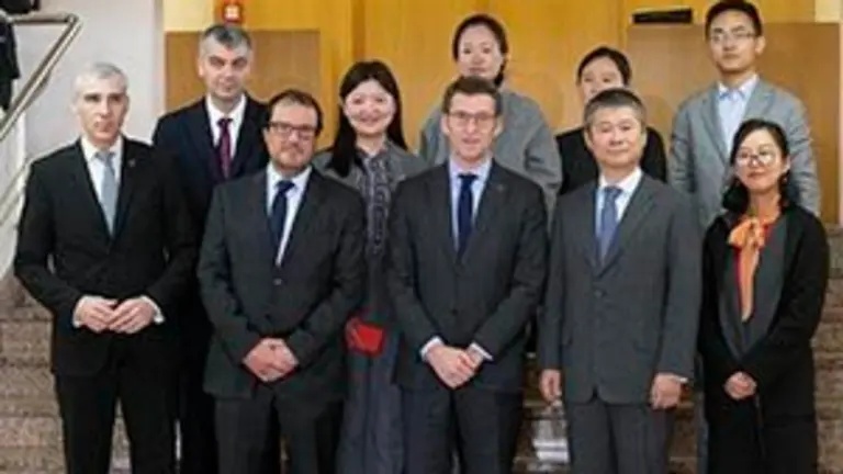 10,30 h.-   O titular do Goberno galego, Alberto Núñez Feijóo, acompañado polo conselleiro de Economía, Emprego e Industria, Francisco Conde, reunirase co conselleiro Económico e Comercial da Embaixada de China en España, Wang Yingqi, e unha delegación formada por empresas do ámbito agroalimentario. No seu despacho. 
foto xoán crespo
06/03/18