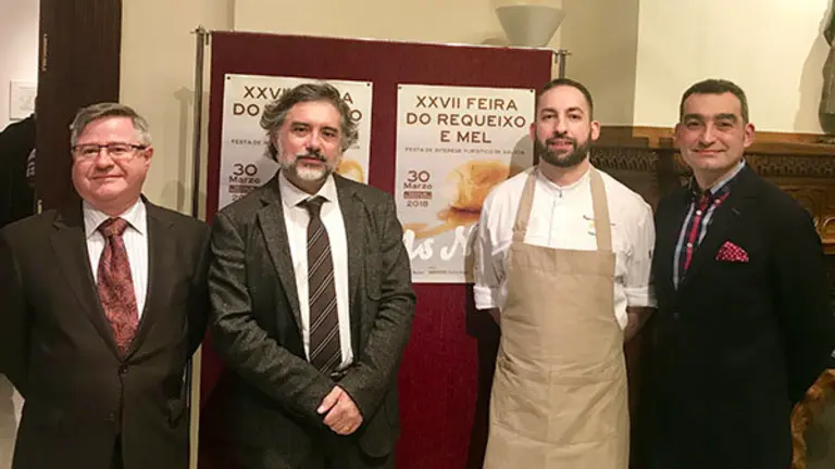 1. De izquierda a derecha el coordinador de Actividades Ramón Jiménez, el alcalde de As Neves  Xosé Manuel Rodríguez Méndez, el chef Fran Sotelino y Alejandro Martínez de la Cooperativa de Requeixo