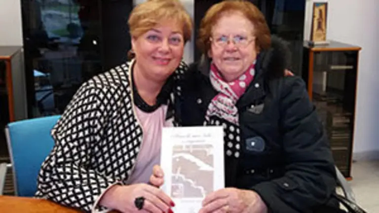 concelleira de arteixo, Ana Bello Vázquez coa prima maría alvarez méndez