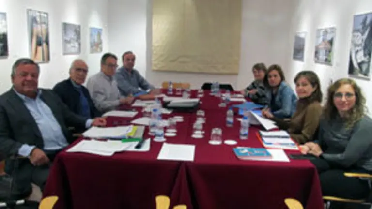 Asomega-Reuni&oacute;n de trabajo de los directivos, con su presidente, Julio Ancochea (1&ordm; por la izda.)