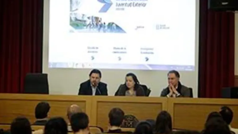 10,00 h.- O secretario xeral da Emigraci&oacute;n, Antonio Rodr&iacute;guez Miranda, inaugurar&aacute; as Xornadas BEME Emprego das Bolsas Excelencia Mocidade Exterior na Universidade de Santiago de Compostela. No sal&oacute;n de actos da Facultade de Filosof&iacute;a (praza de Mazarelos, s/n).foto xo&aacute;n crespo09/04/18