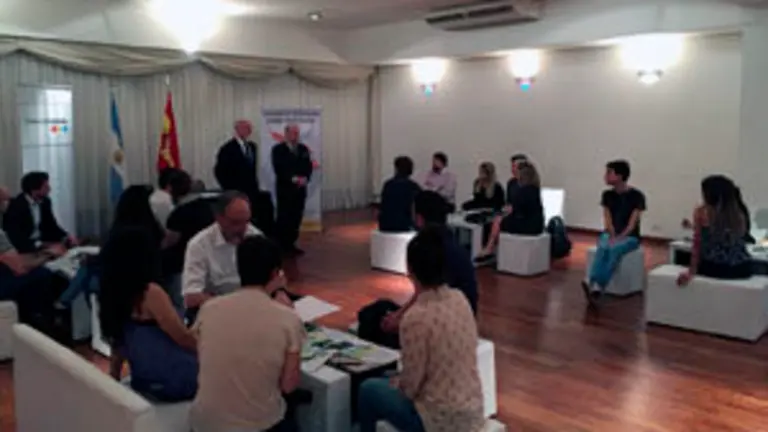 Foto 2  IV Encuentro de Jóvenes que organizan la Consejería laboral y Fundación España