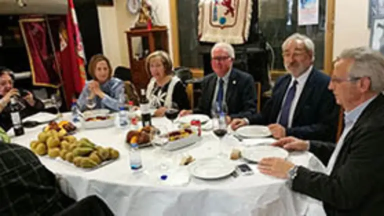 Botillo-18.Ptes.Directiva y Consejo y Mantenedor. IMG-20170430-WA0018