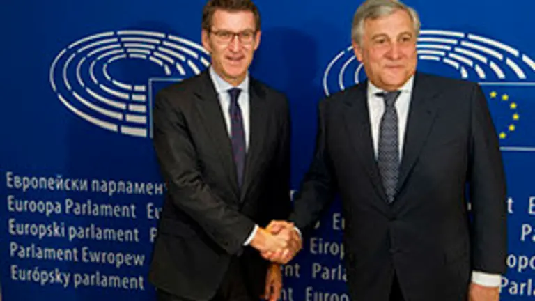 Bruselas, d&Igrave;a 15 de Mayo 2018; El presidente de la Xunta de Galicia, Alberto N˙&Ograve;ez Feij&Ucirc;o (iz), se reune con el presidente del Parlamento Europeo, Antonio Tajani (de); en el despacho del Presidente PE; Photo &copy; Horst Wagner / EFE