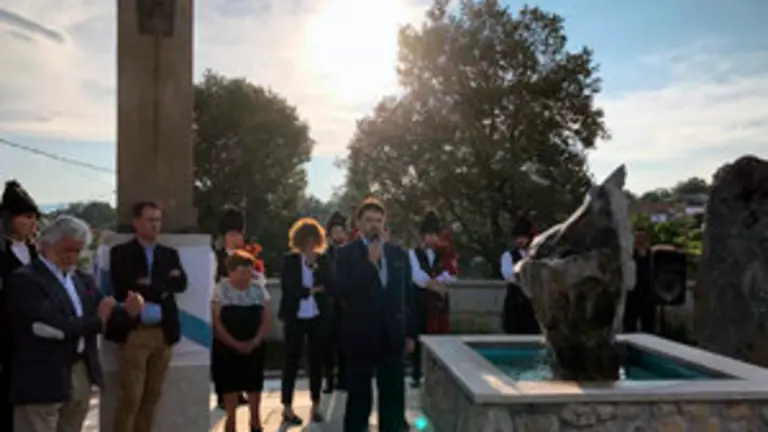 Miranda-homenaje a Atanes