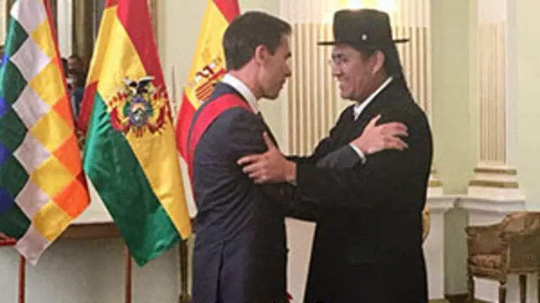 Bolivia-medalla embajador