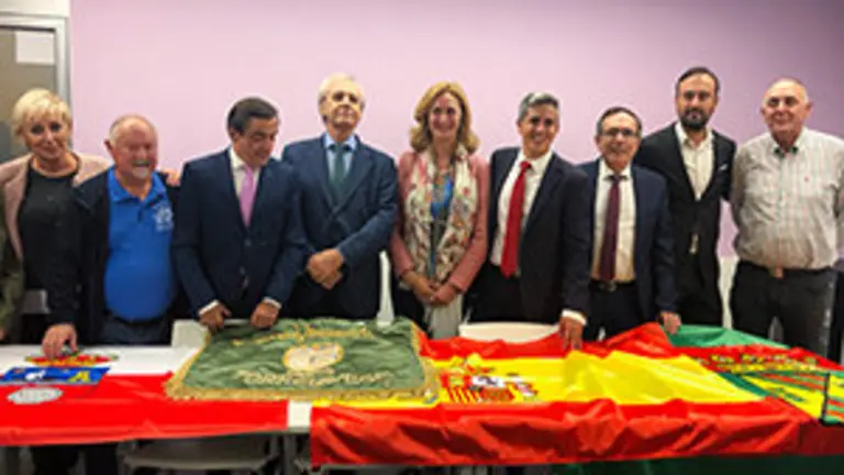 Bandera a Nieves de Tanos