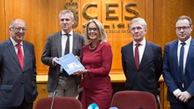 11,30 h.- O vicepresidente da Xunta, Alfonso Rueda, participar&aacute; na presentaci&oacute;n do informe An&aacute;lise econ&oacute;mica do grao de exposici&oacute;n da econom&iacute;a de Galicia ante o Brexit. Principais consideraci&oacute;ns. Na sede do Consello Econ&oacute;mico e Social. CES-Galicia (r&uacute;a Algalia de abaixo, 24).foto xo&aacute;n crespo17/10/2018