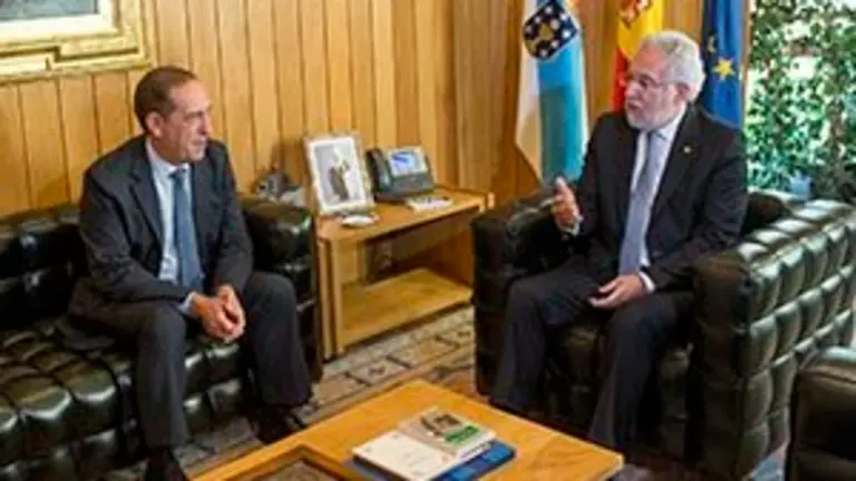 10,45h.- O conselleiro de Facenda, Valeriano Mart&iacute;nez, far&aacute; entrega ao presidente do Parlamento de Galicia, Miguel &Aacute;ngel Santalices, do Proxecto de Orzamentos de Galicia para 2019. No despacho do Presidente. No Pazo do H&oacute;rreo. S&Oacute; GR&Aacute;FICOS. 11,00h.- O conselleiro de Facenda, Valeriano Mart&iacute;nez ofrecer&aacute; unha rolda de prensa para presentar os Orzamentos galegos para o ano 2019. Na sala de reuni&oacute;ns A (2&ordm; andar). No Pazo do H&oacute;rreofoto xo&aacute;n crespo19/10/2018