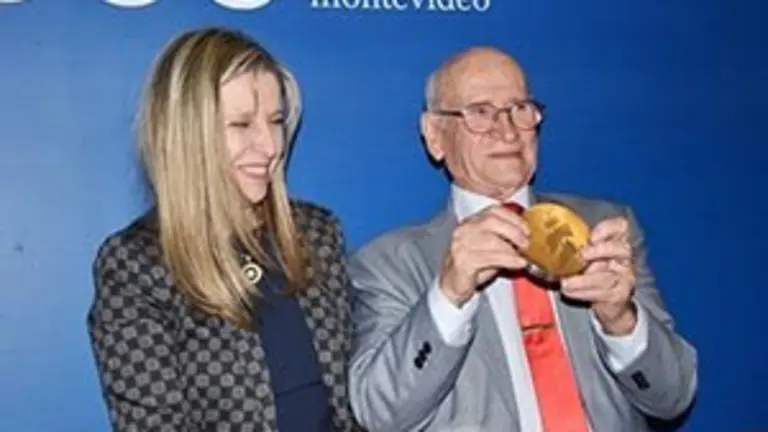 AEGU-Premio Gallego del Año1