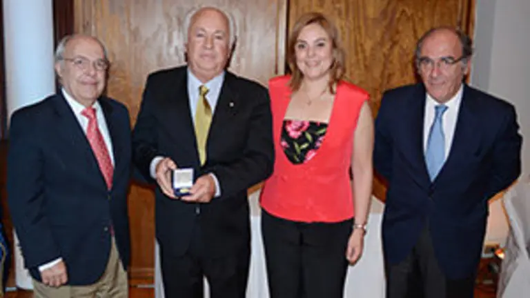 Alfredo Vega Bueno en AIECH