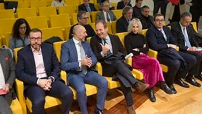 12,00h.- O director do Igape, Juan Cividanes, asistirá ao encontro Galicia Global. Na sala 2 do edificio CINC (Monte Gaiás, s/n).

foto xoán crespo
20/12/2018