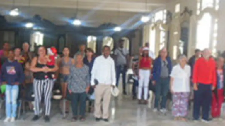 Cuba-Orensanos.Cantando los himnos