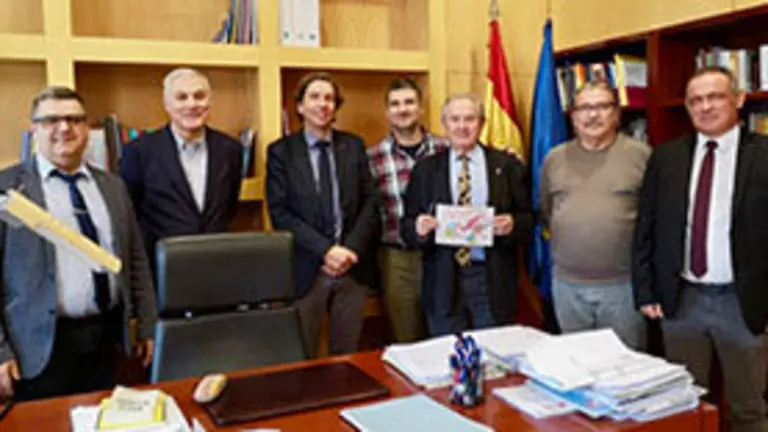 foto  director emigración