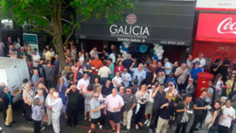 Londres-Cierre bar Galicia1