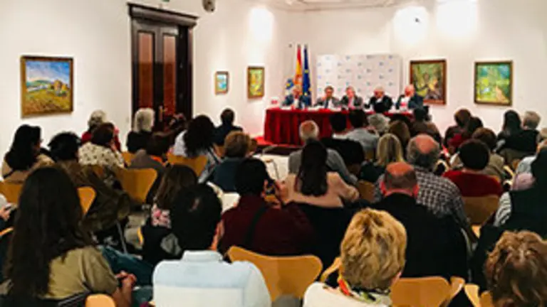 3. Más de medio centenar de personas acudieron a la presentación de la novela de Ramón Caride