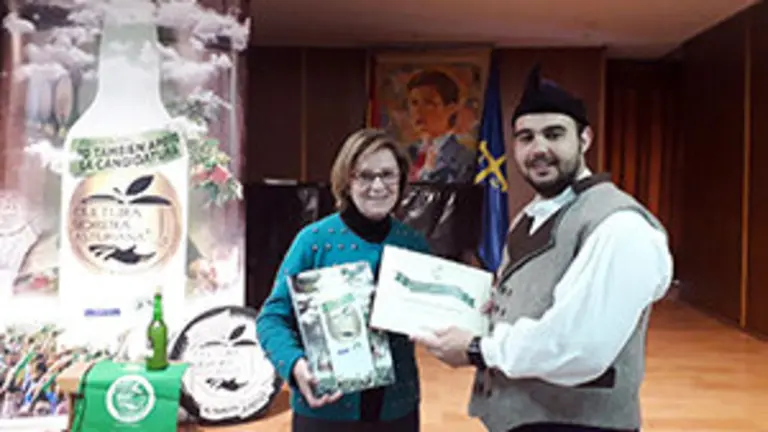 Entrega acreditaciones embajadores cultura sidrera 1